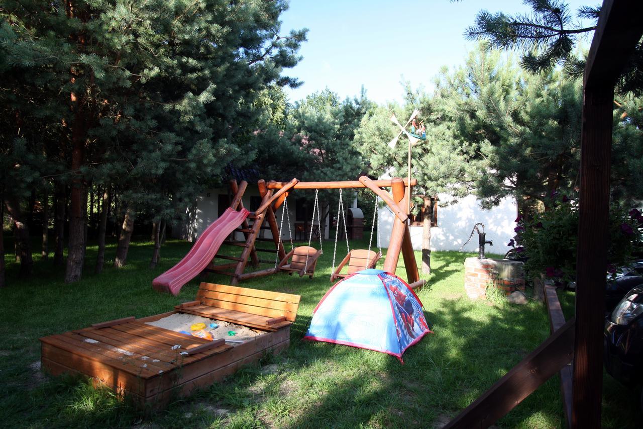 Osada Pod Czerwonym Debem - Czarny Mlyn Villa Jastrzębia Góra Buitenkant foto