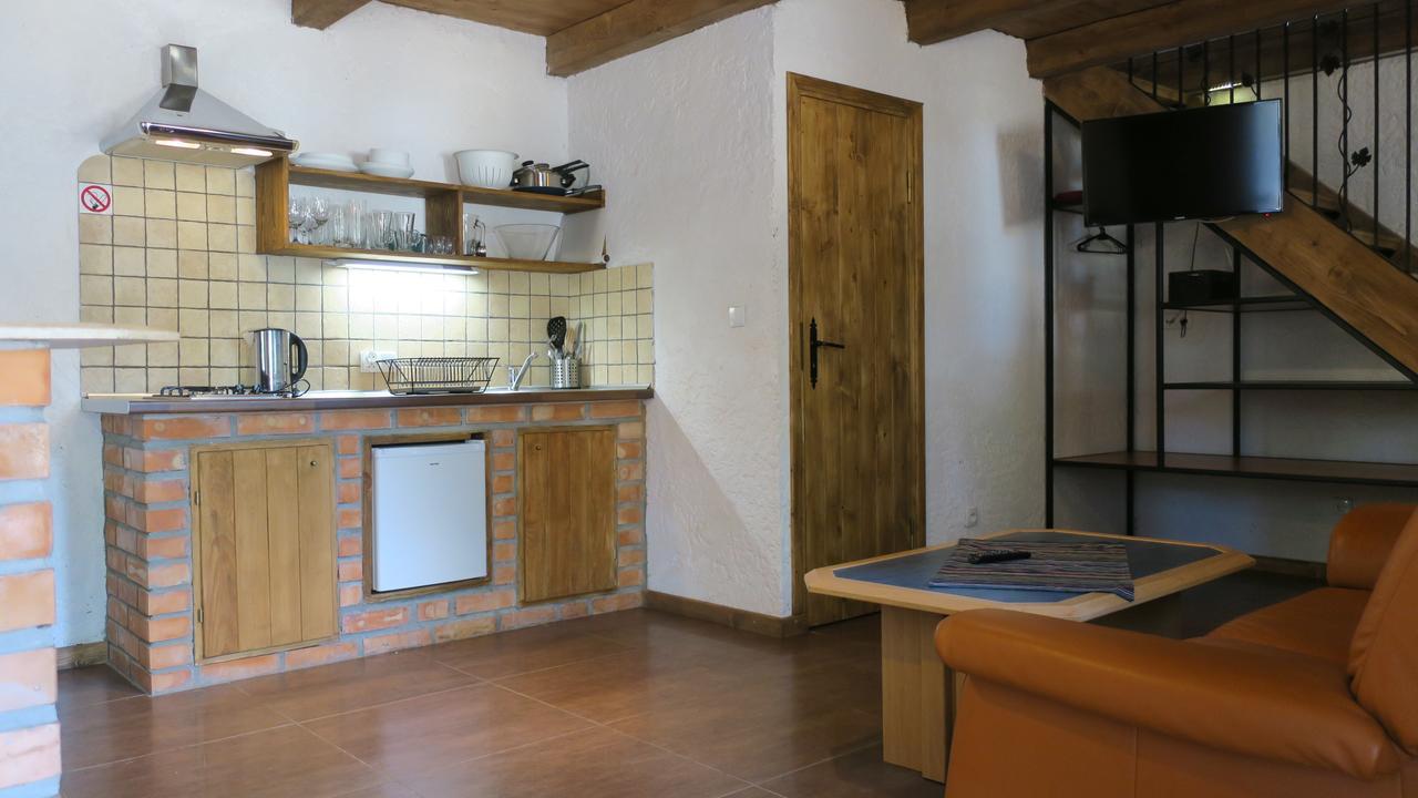Osada Pod Czerwonym Debem - Czarny Mlyn Villa Jastrzębia Góra Buitenkant foto