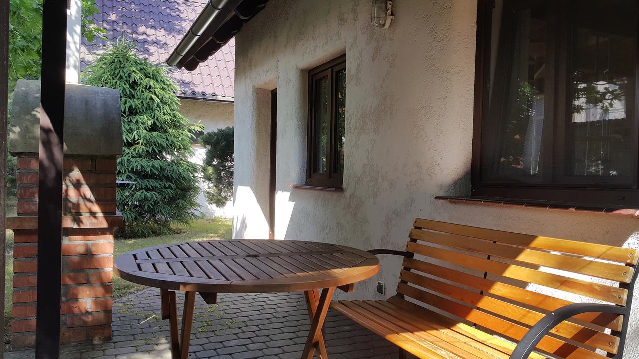 Osada Pod Czerwonym Debem - Czarny Mlyn Villa Jastrzębia Góra Buitenkant foto