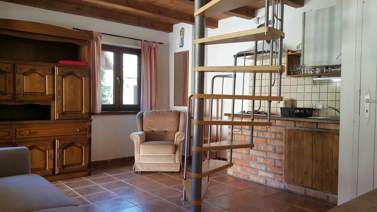 Osada Pod Czerwonym Debem - Czarny Mlyn Villa Jastrzębia Góra Buitenkant foto