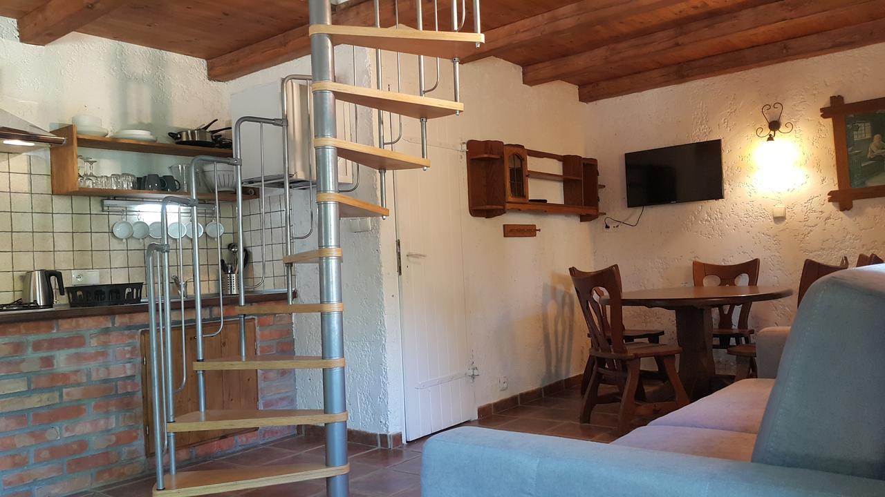 Osada Pod Czerwonym Debem - Czarny Mlyn Villa Jastrzębia Góra Buitenkant foto